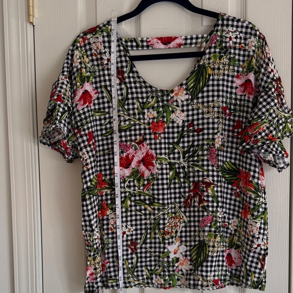 Signature Studio Women’s Top – Size XL - Picture 3 of 6